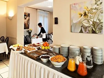 Le Bristol Hotel